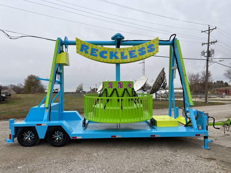 Reckless Carnival Ride incl 1 staff